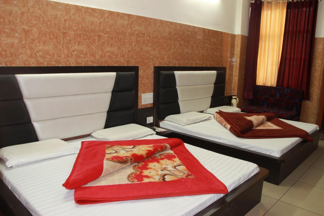 Aashirwad Hotel Katra  Εξωτερικό φωτογραφία